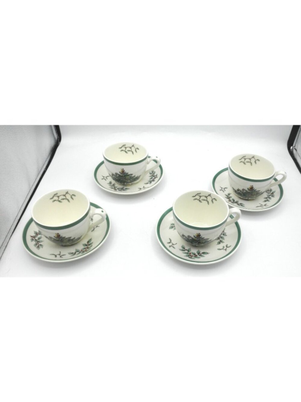 Christmas Tree by Spode Flat Cup & Saucer Set of 4 Pattern Code: SP CHT England - Picture 12 of 12